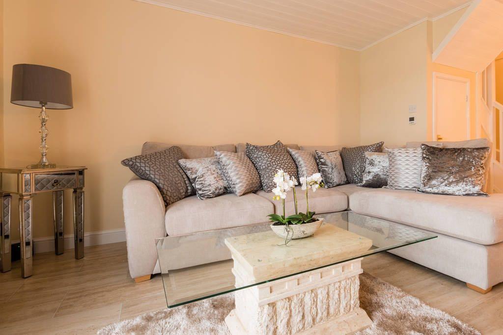 Luxury 3 Bed Home By The Lake South Cerney Kültér fotó